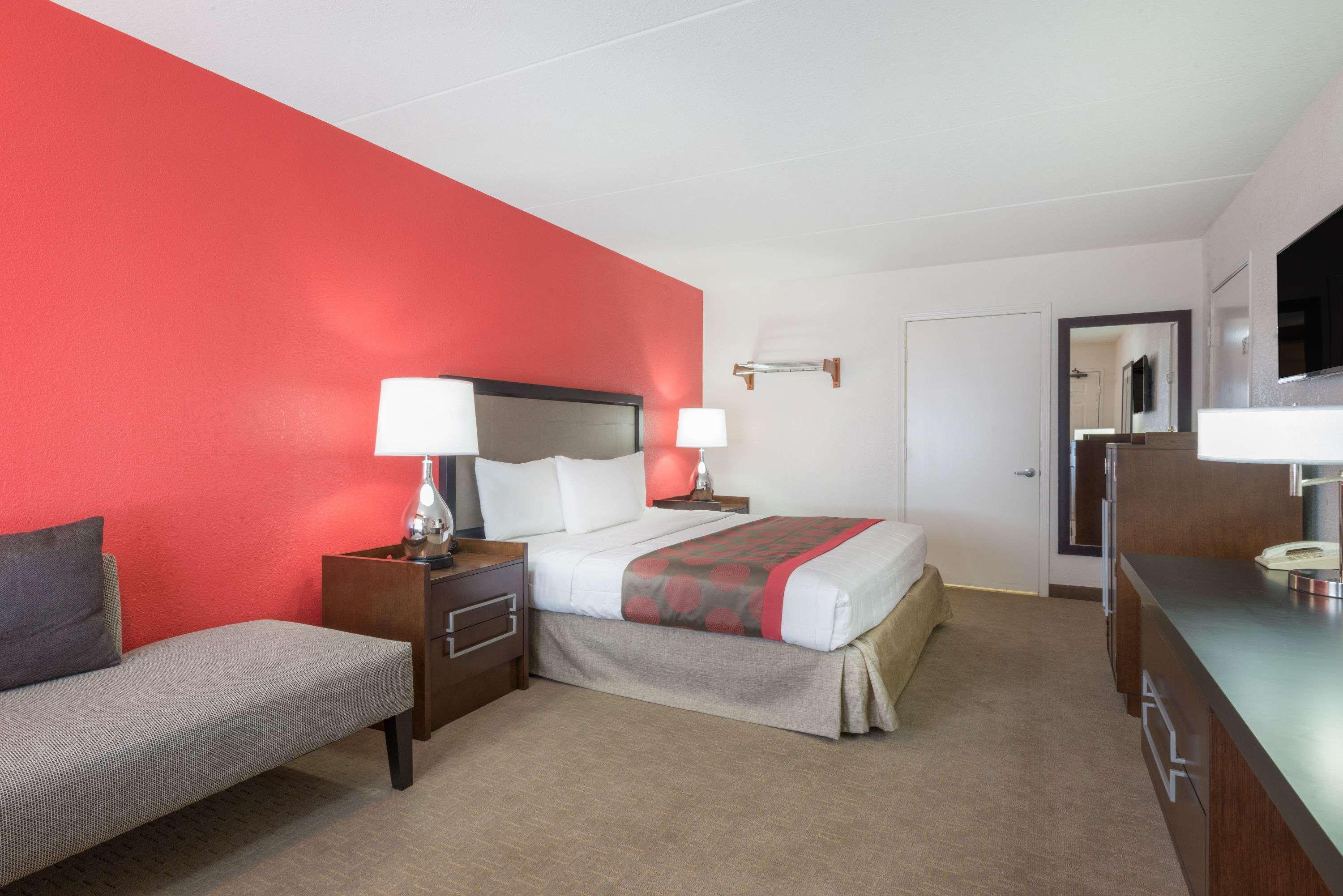 Ramada By Wyndham Albuquerque Airport Hotel Exterior foto