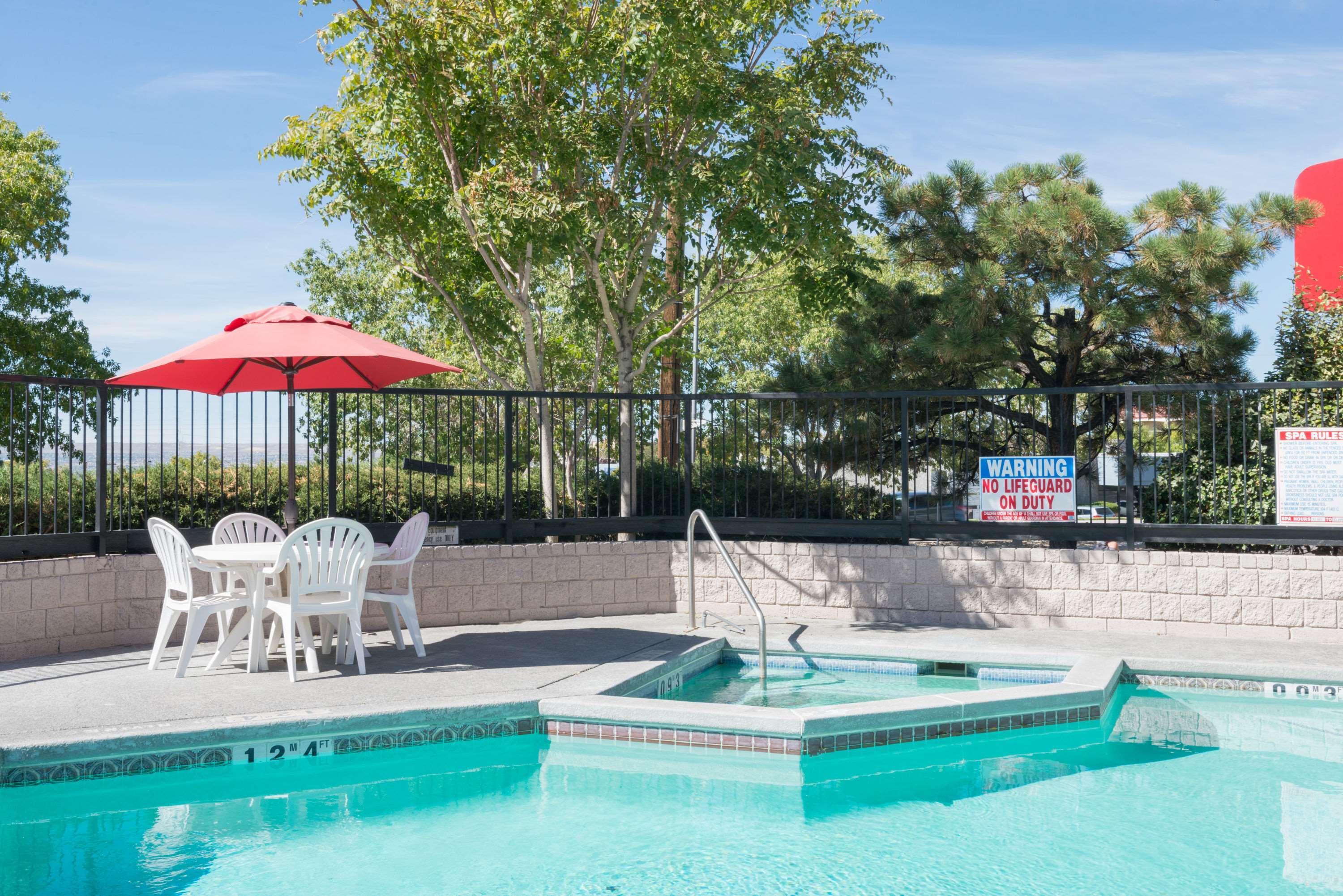 Ramada By Wyndham Albuquerque Airport Hotel Exterior foto