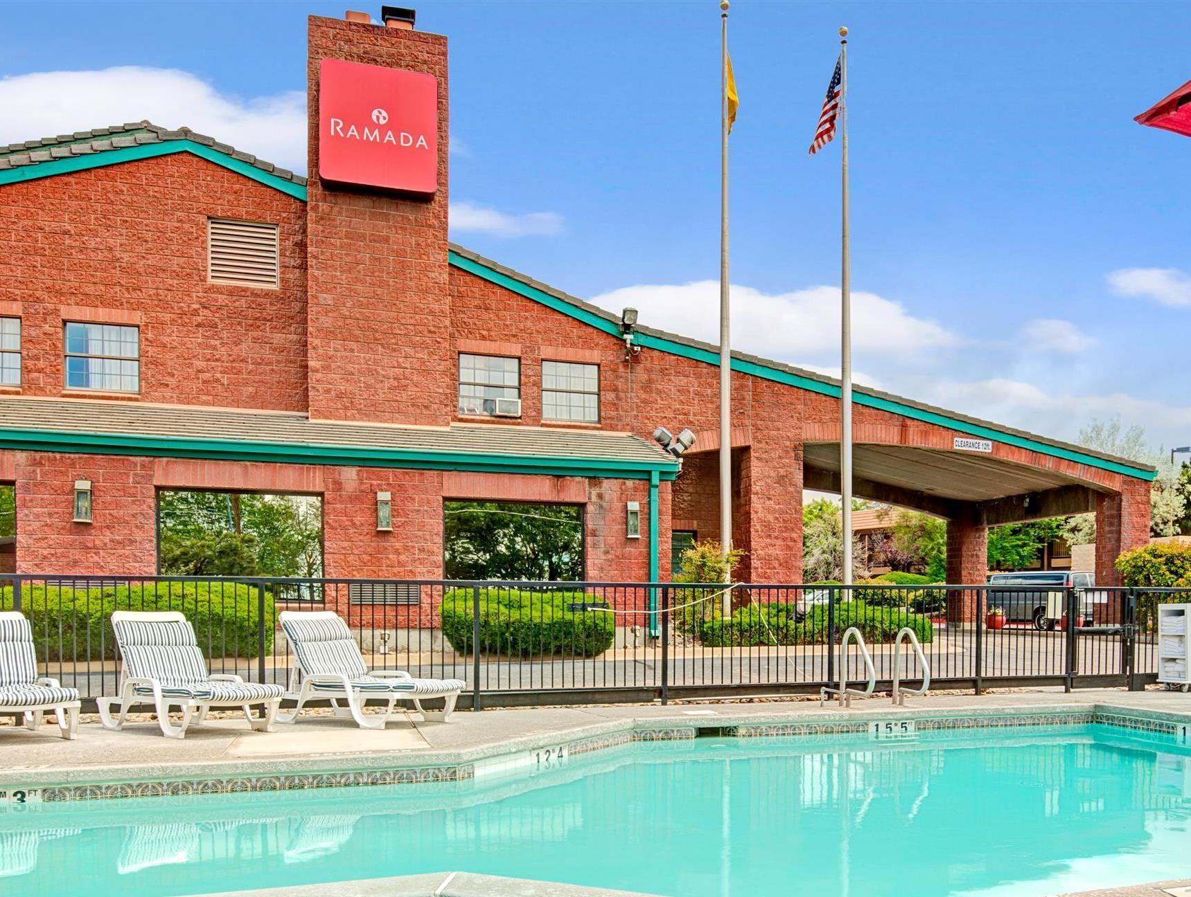 Ramada By Wyndham Albuquerque Airport Hotel Exterior foto