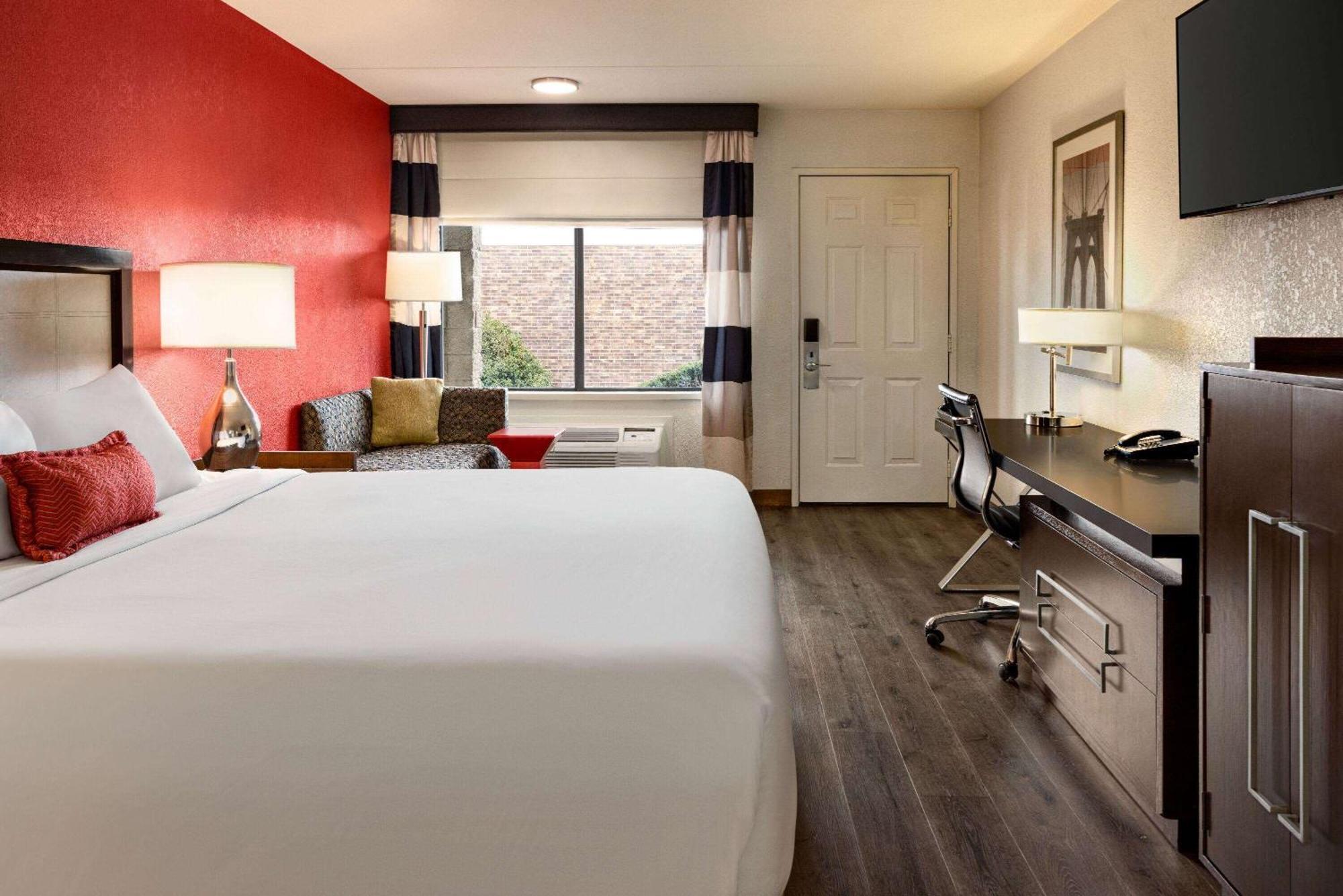 Ramada By Wyndham Albuquerque Airport Hotel Exterior foto
